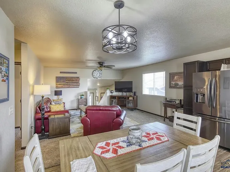 2915 Hutt Ct — Photo 6