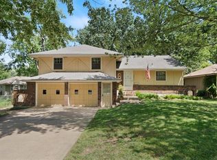 13301 Manchester Ave, Grandview, MO 64030