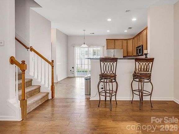 4th image of 311 Sandy Spring Ln