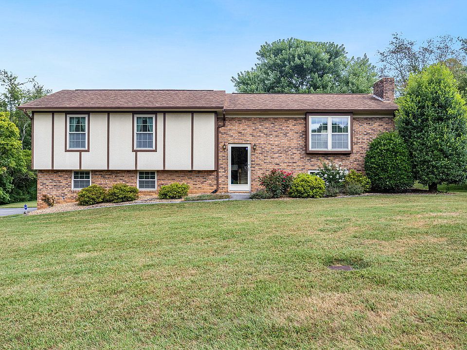 1st image of 2110 Seven Oaks Dr