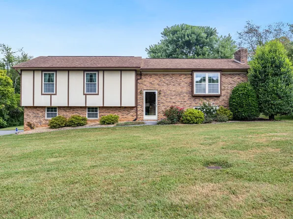 2110 Seven Oaks Dr, Morristown, TN 37814