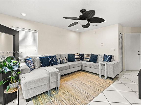 4th image of 195 Sable Palm Way