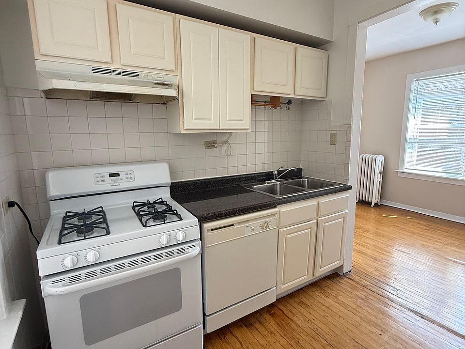 1st image of 4256 N Mozart St #3A