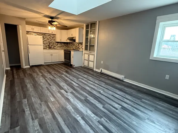 308-310 S Pittsburgh St #D, Connellsville, PA 15425