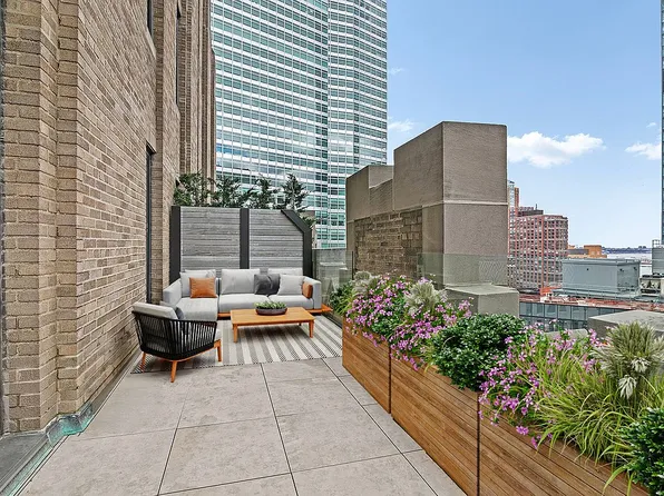 100 Barclay St #11C, New York, NY 10007