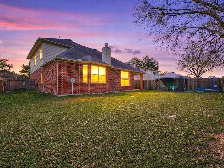 14914 W Bend Dr — Photo 39
