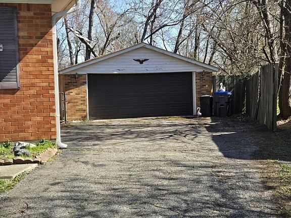 3rd image of 6701 Whippany Ct