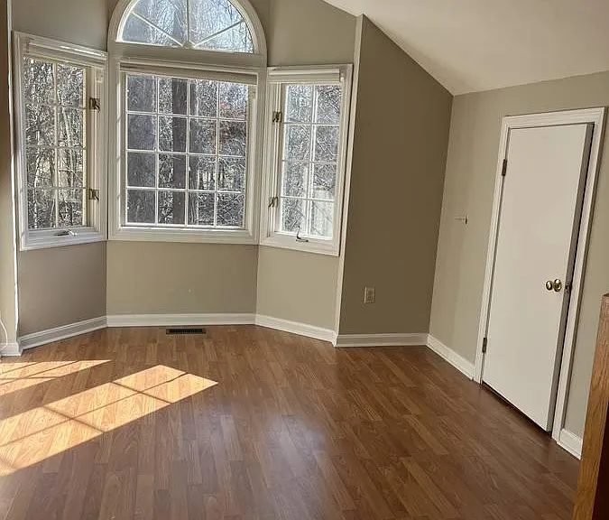 4 Turnbridge Ln — Photo 12
