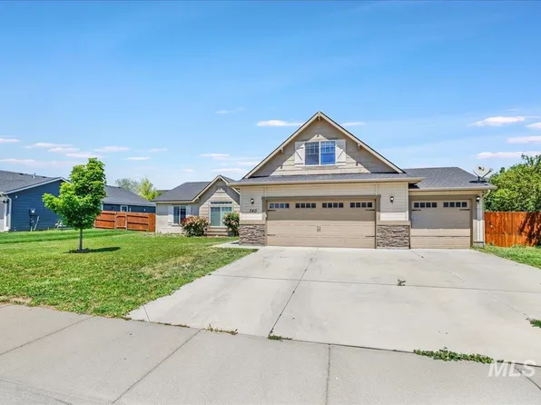 740 SW Portal St, Mountain Home, ID 83647