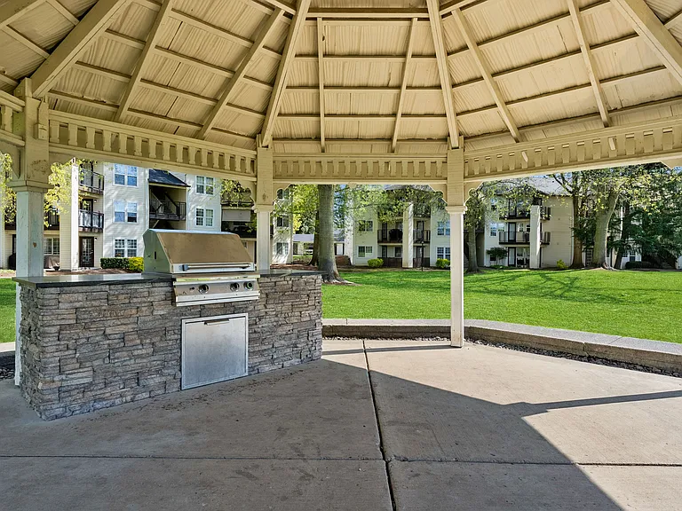 Sundial Apartments — Photo 45