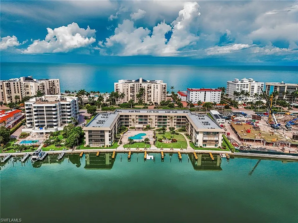 3200 Gulf Shore Blvd N #205