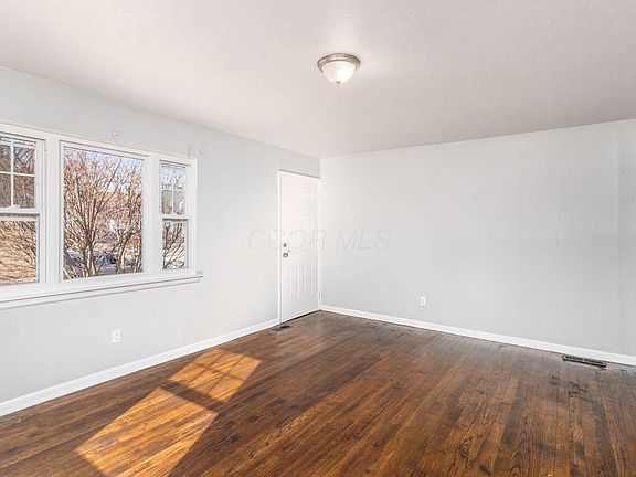 4th image of 3164 Hamilton Ave