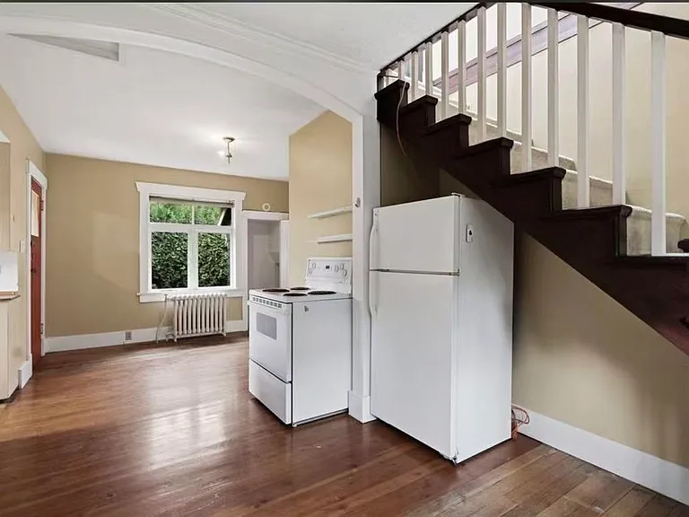 2300 Rindall Ave — Photo 5