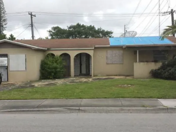 701 NW 199th St, Miami Gardens, FL 33169