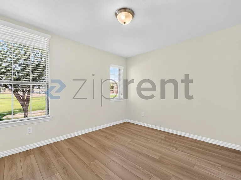 817 Evergreen St — Photo 28