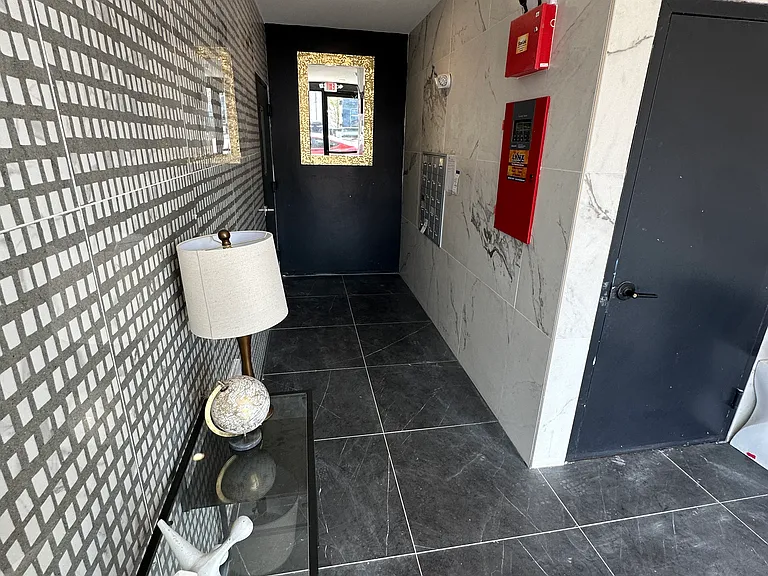 1260 Main St #102 — Photo 18