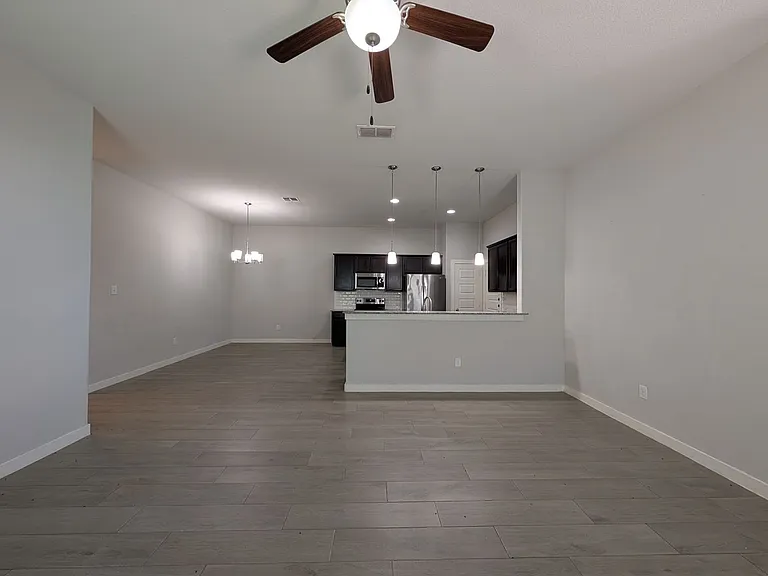 2237 Avery Vlg — Photo 8