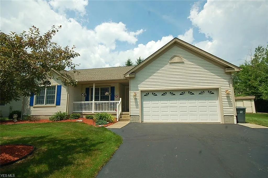 265 Laura Ln photo 1
