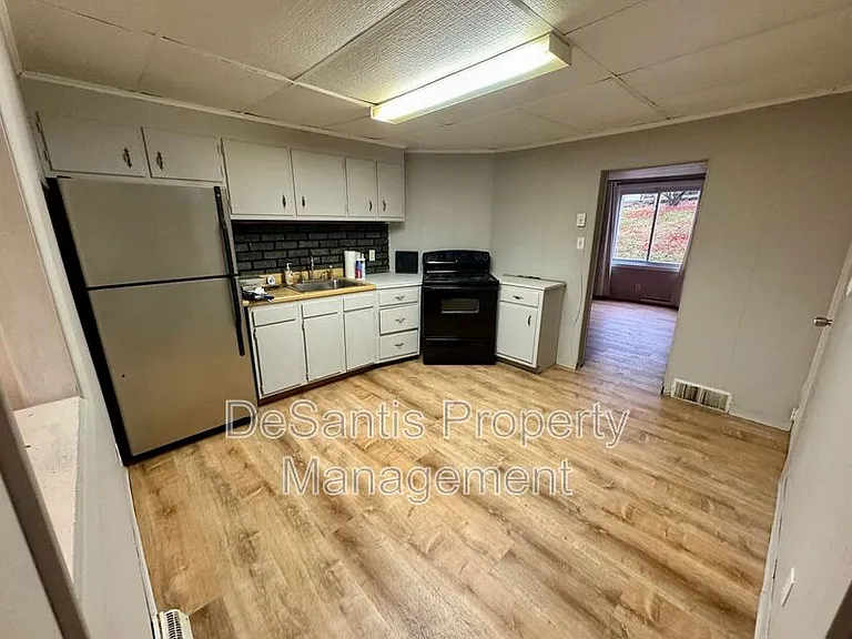 474 Spang Ave — Photo 13