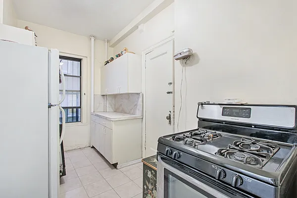 Sold by Compass | media 7