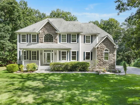 127 Shagbark Lane, Hopewell Junction, NY 12533