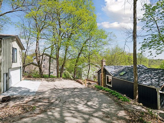 2nd image of 6687 Deerwood St