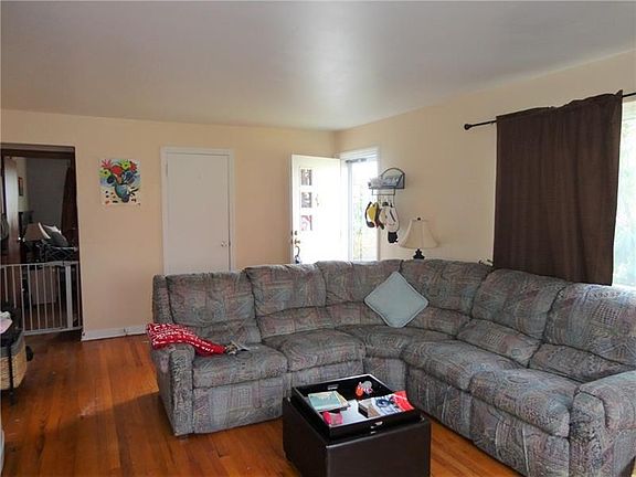 4th image of 517 Florence St
