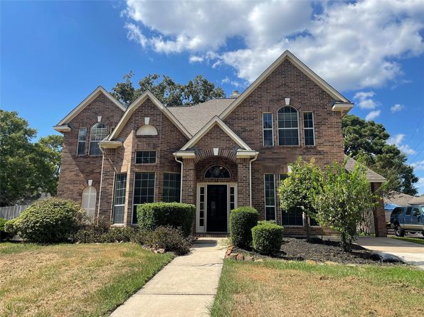 3703 Clover Valley Dr