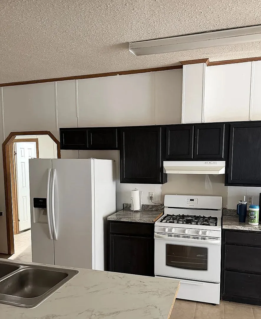 Room in 4 Bedroom Home in Leander — Photo 1