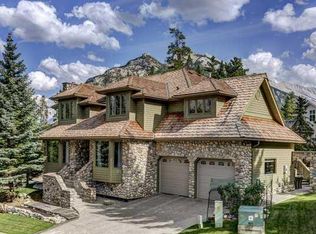 5 N Cascade Ct, Banff, AB T1L1H1