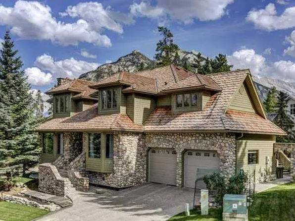 5 N Cascade Ct, Banff, AB T1L 1H1