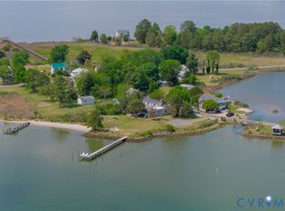 62 Riverside Dr, Lancaster, VA 22503