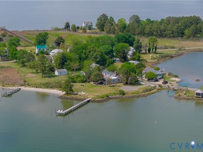 62 Riverside Dr, Lancaster, VA, 22503