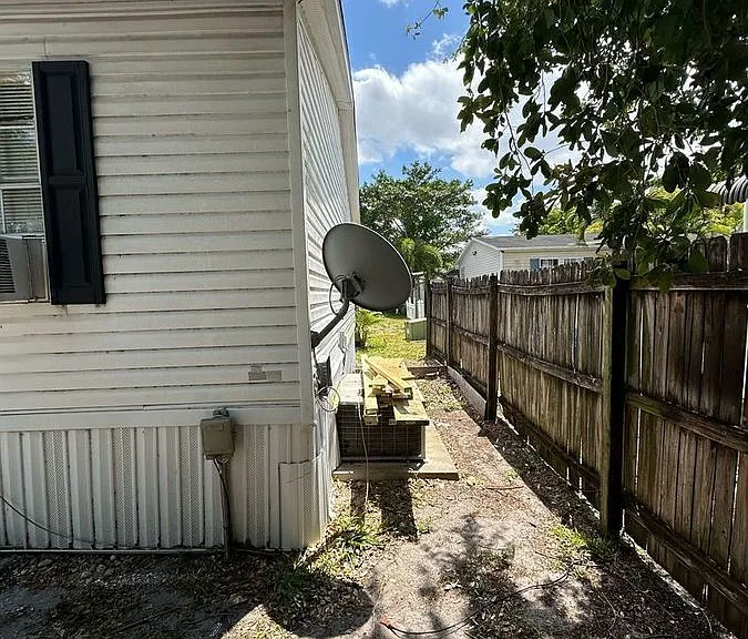 11832 Leeward Pl — Photo 33