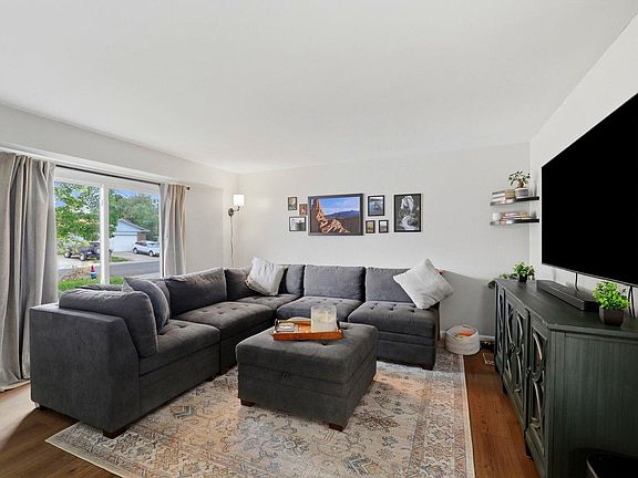 5th image of 9231 W 104th Pl