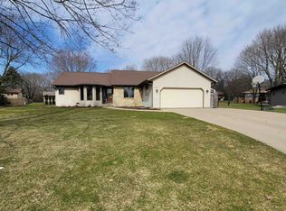 7095 Prairie Ct, Deforest, WI 53532