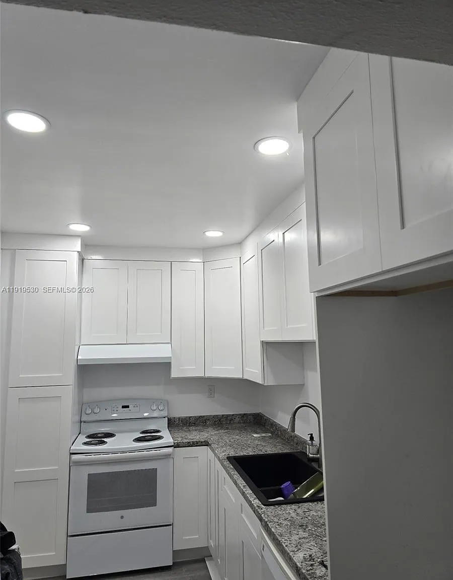 Ken-Dade No 2 Condominium — Photo 3