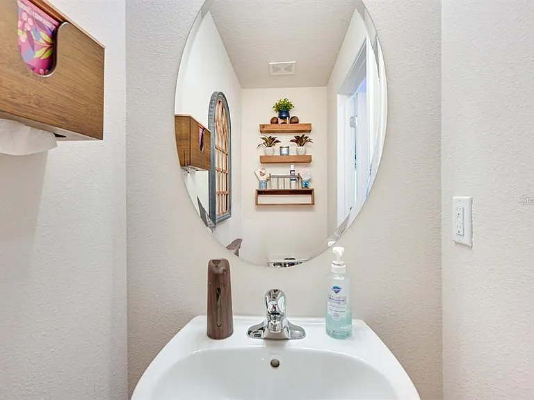 5443 Elmview Xing — Photo 14