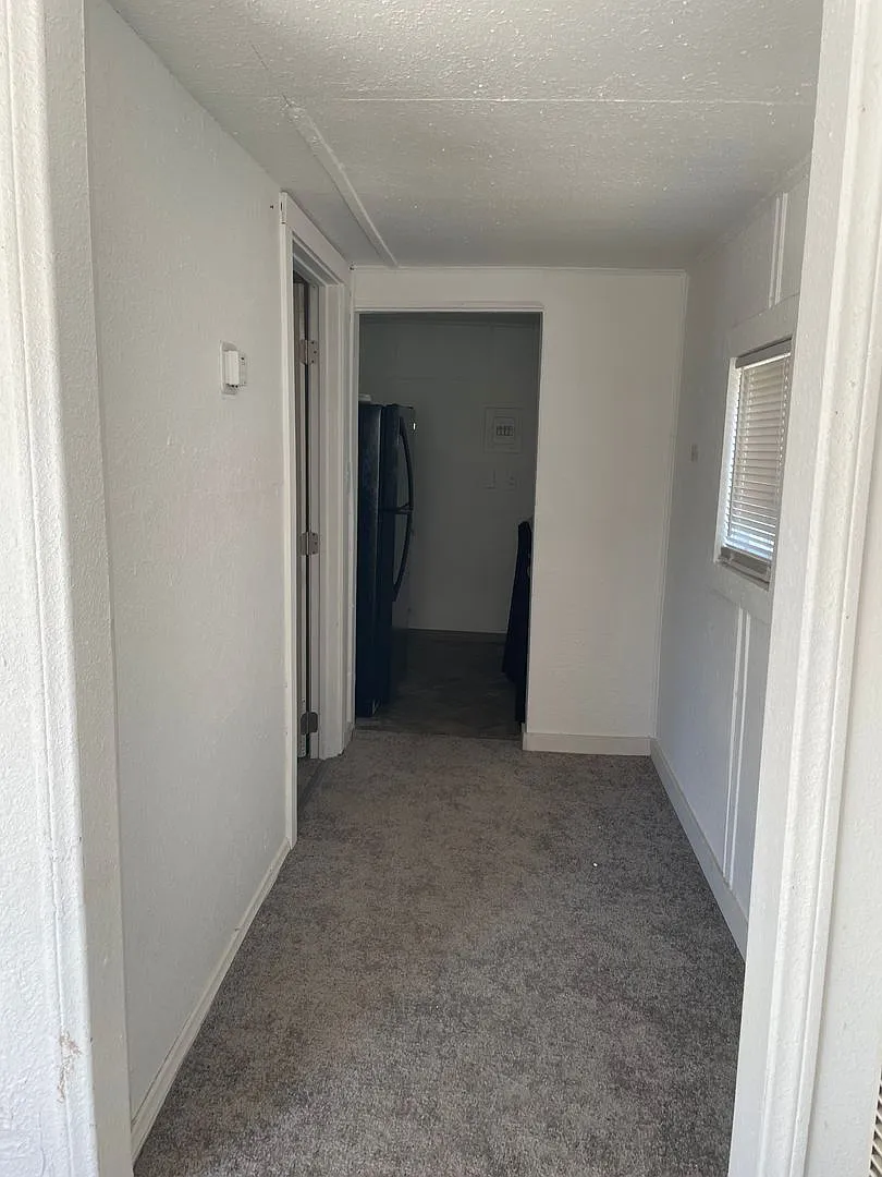 Convenient Living Awaits: Spacious Units Near Essential Amenities and Freeway Access — Photo 3