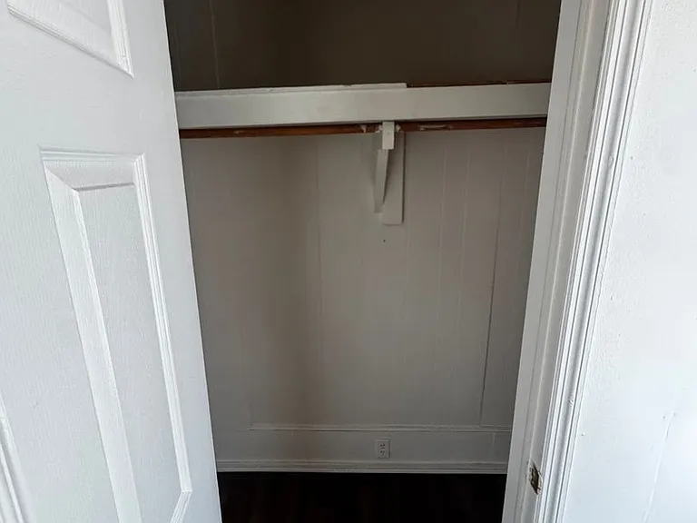 833 Kings Rd — Photo 18