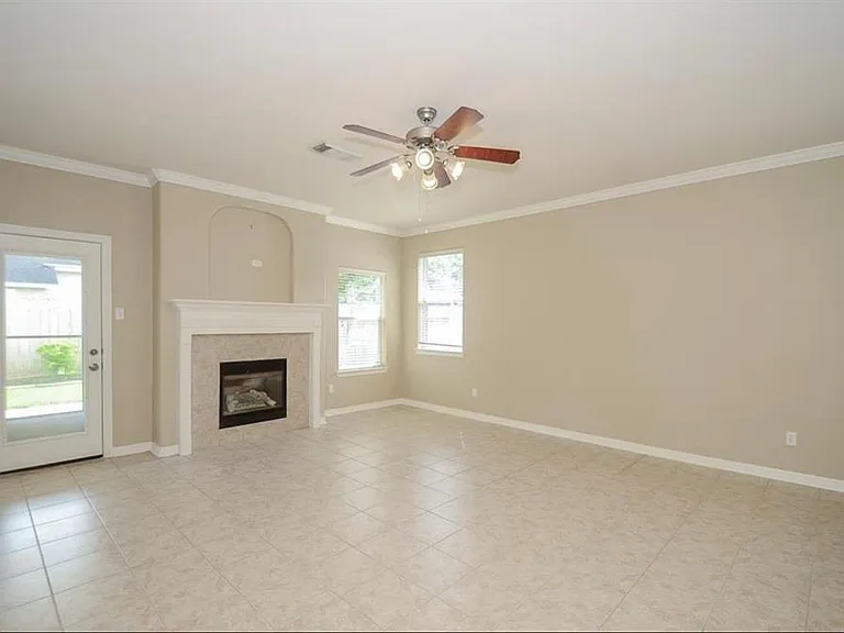 210 Riverway Bluff Ln — Photo 4