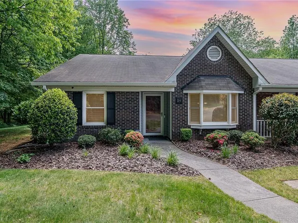 24 Collwood Ct, Greensboro, NC 27409