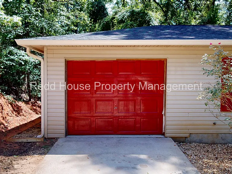 111 Oak Ridge Dr — Photo 18