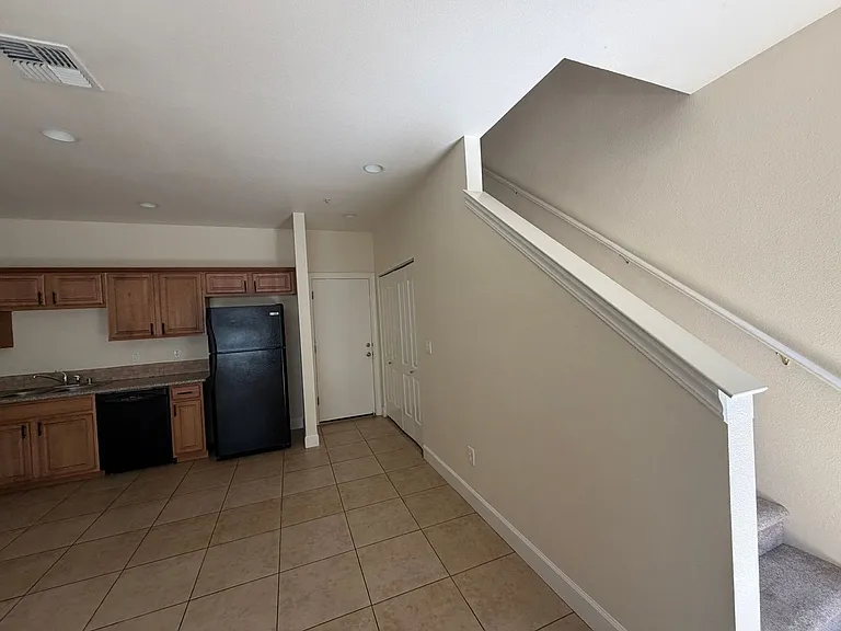 165 Lancaster Dr #2 — Photo 12