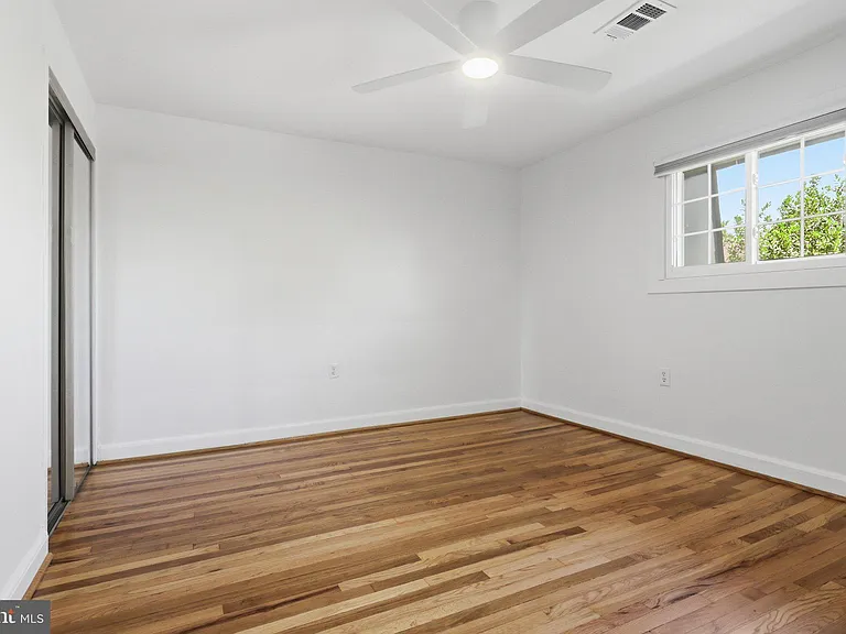 465 Hampton Ct #115 — Photo 14