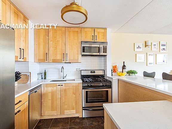 3rd image of 220 Manhattan Ave APT 6A