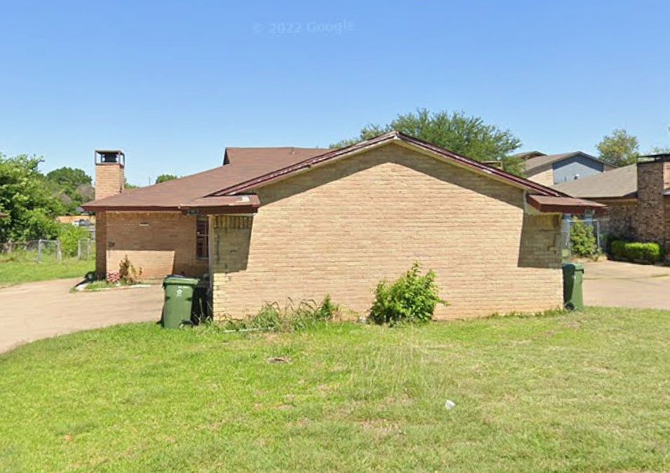 1st image of 2719 Petersburg Dr #2719