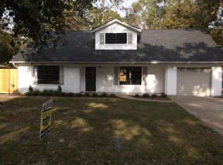 6921 Hansen Blvd, Groves, TX 77619