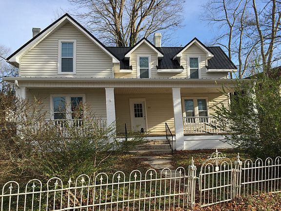 4th image of 352 Mill St