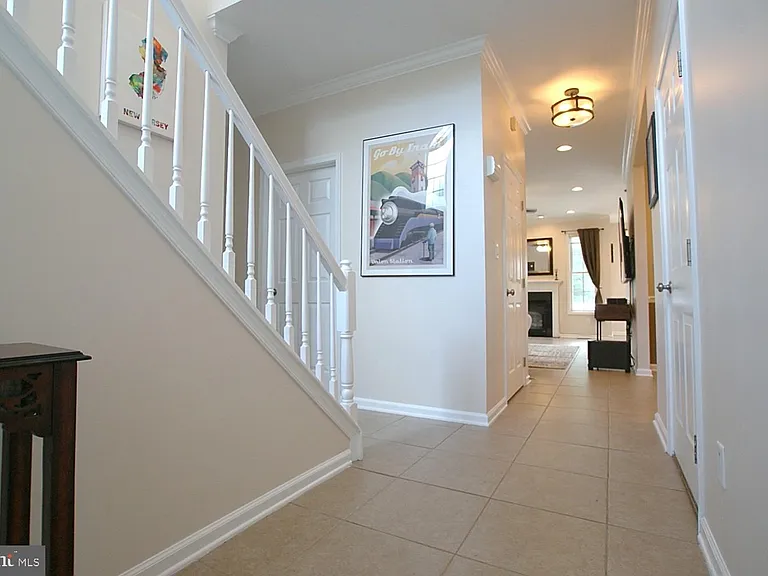 33 Farmington Ct — Photo 12